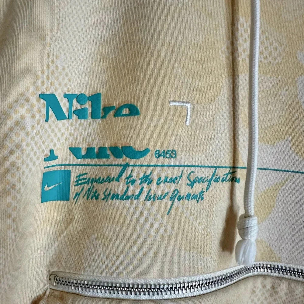 Nike Dri-FIT‎ Standard Issue Hoodie Men's Size M Cream Yellow Floral Graphic